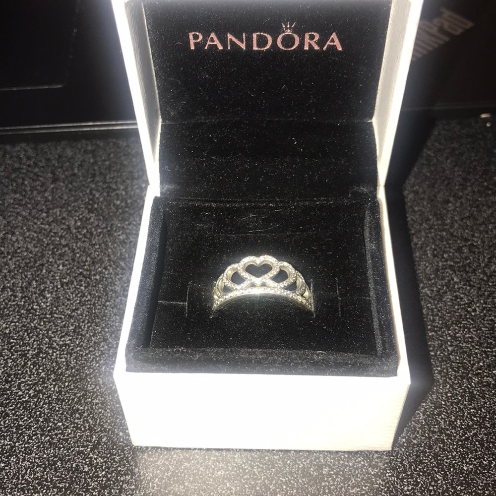 Pandora princesses ring 💦❄️💁🏼‍♀️💍